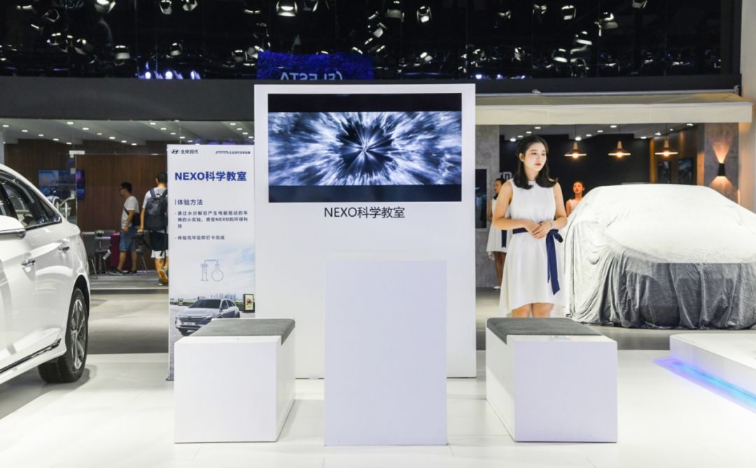 现代科技新品重塑未来生活体验，最新上市引领潮流趋势