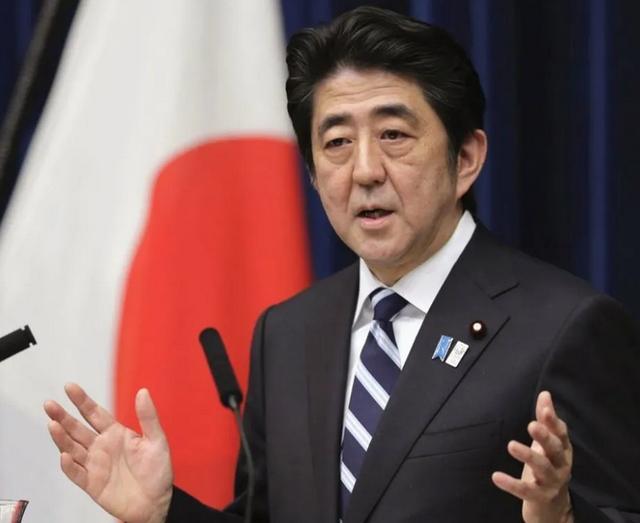 日本疫情下的安倍晋三，自然疗愈的力量