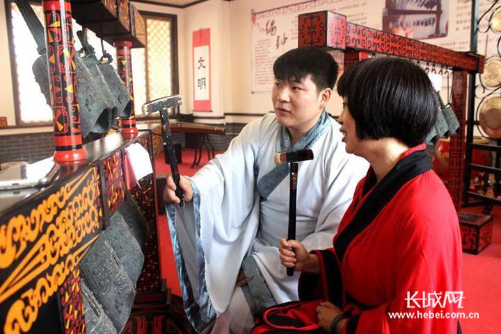 科技重塑艺术，激发创意无限——书画比赛主持稿标题