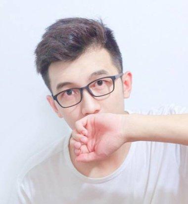 韩最新发型，展现变化之美，自信与成就的力量